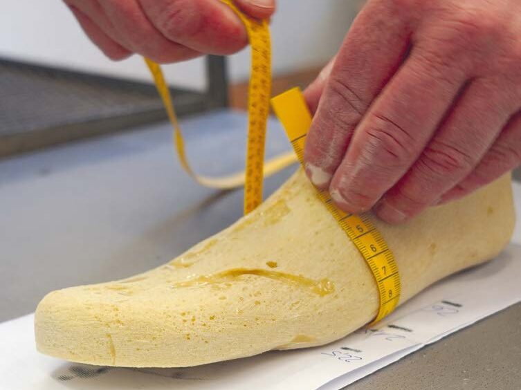 SCHLEIFEN UND NACHSPACHTELN – TERASKE SANITÄTSHAUS 4.3 e1745502124684 BEIL Kunststoffproduktions- und Handelsgesellschaft mbH