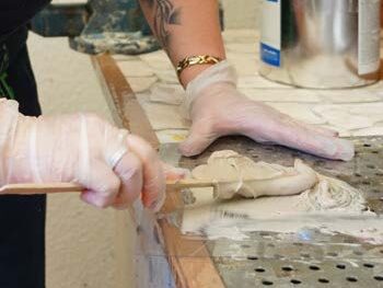 SCHLEIFEN UND NACHSPACHTELN – TERASKE SANITÄTSHAUS 4.6 e1745502347206 BEIL Kunststoffproduktions- und Handelsgesellschaft mbH