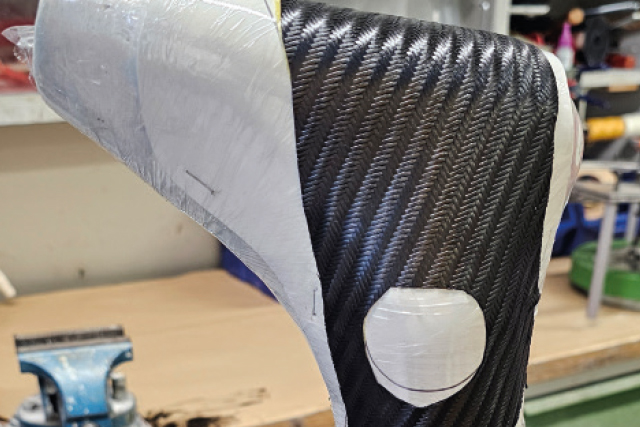PREPREG IN USE – Schütt & Jahn GmbH Prepreg Material zugeschnitten aufgeklebt 2 BEIL Kunststoffproduktions- und Handelsgesellschaft mbH